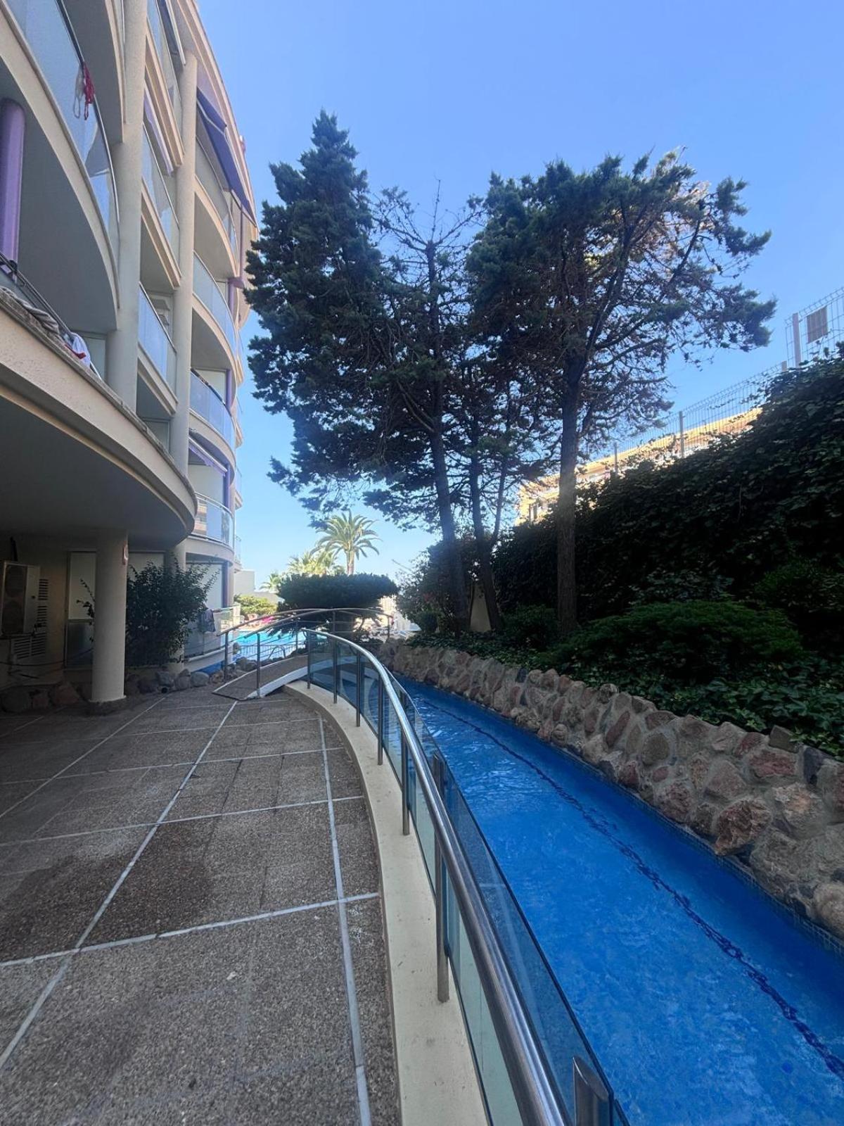 Apartamentos Cala Crancs Salou Luaran gambar